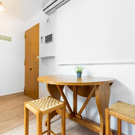 Wintowinrentals Comodo Estudio En Malaga. * Malaga